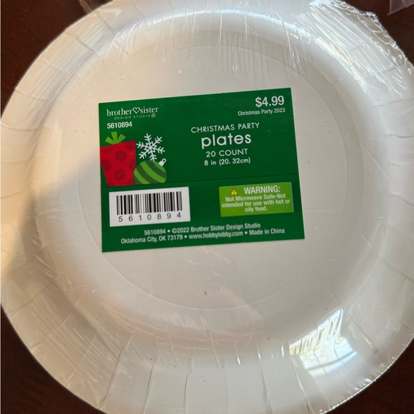 3/ for$15 🍒 Holiday Party Bundle - Plates, Bows, Paper Shred - NEW w TAGS 🏷️ - Picture 3 of 6